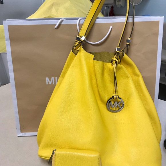 Authentic Michael Kors Leather Bag - Picture 2 of 8